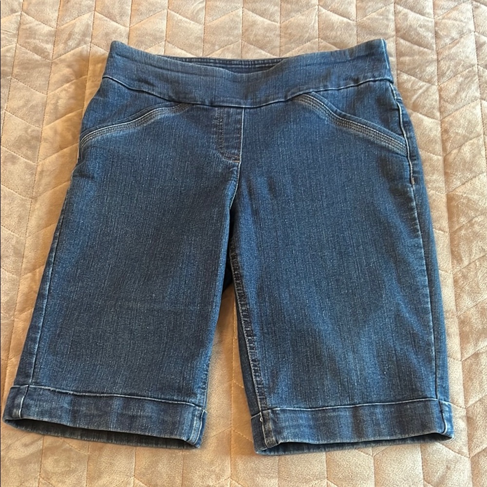 Westbound Petites Denim Blue Knee- length Shorts 4P Elastic waist slip on